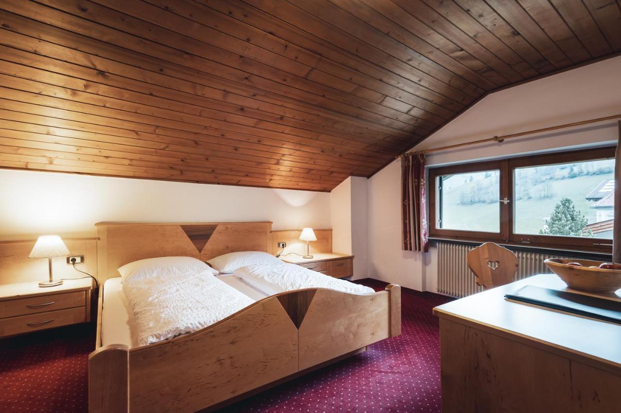 Garni Iosc Hotell San Vigilio Di Marebbe Eksteriør bilde