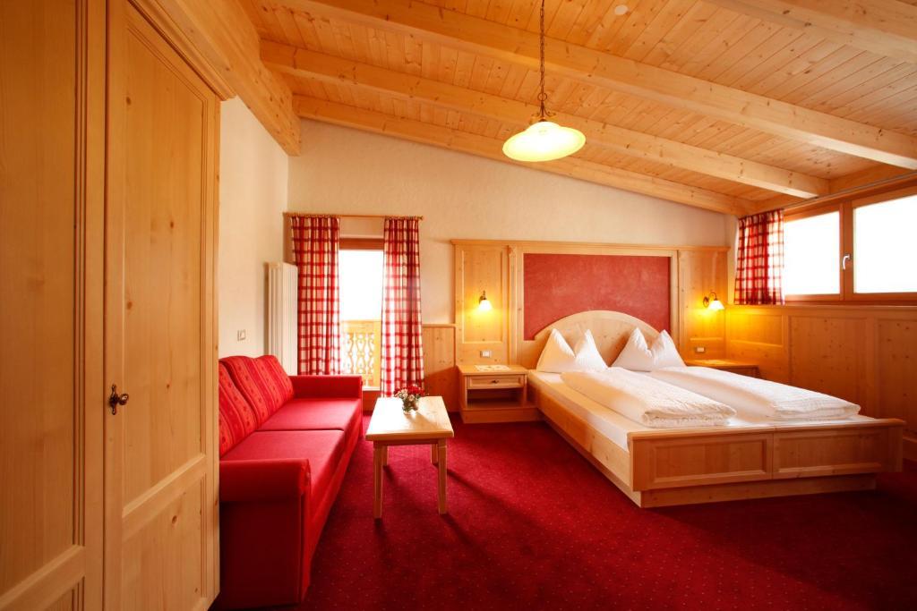 Garni Iosc Hotell San Vigilio Di Marebbe Eksteriør bilde
